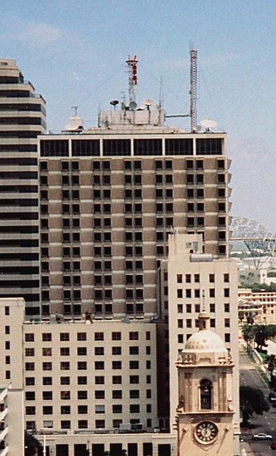 600 Building by Kevin Lehnhardt