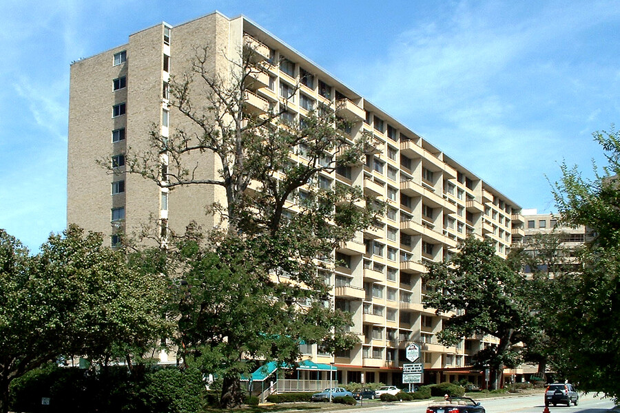Hampton House Apartments