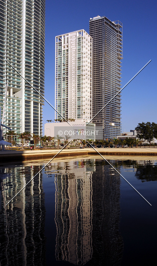 Ten Museum Park by Jorge Molina