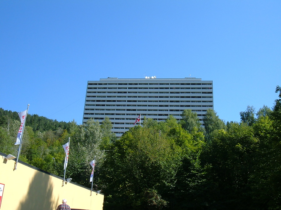 Høyblokken Solås by Kjetil Balog