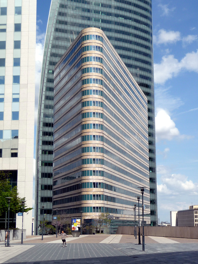 Hôtel Pullman Paris La Défense by Nate Lindsey