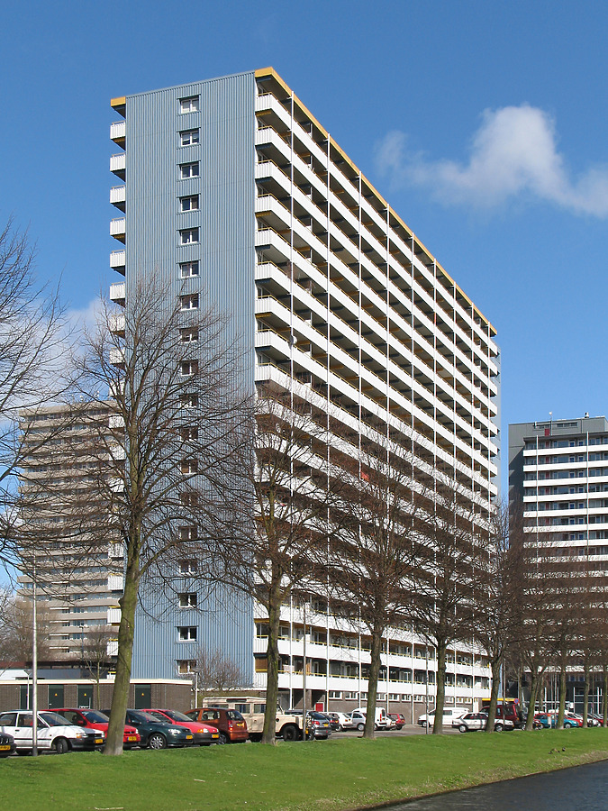 E. du Perronlaan 2-864 by Michiel van Dijk