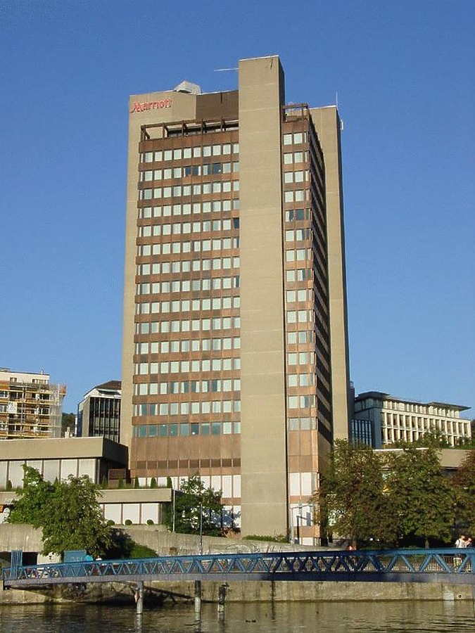 Zurich Marriott Hotel by Michiel van Dijk
