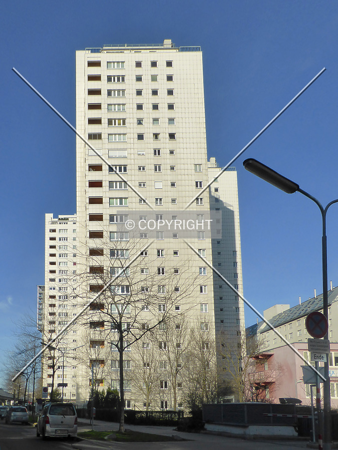 Kratochwjlestraße 8/5 by Nephilim