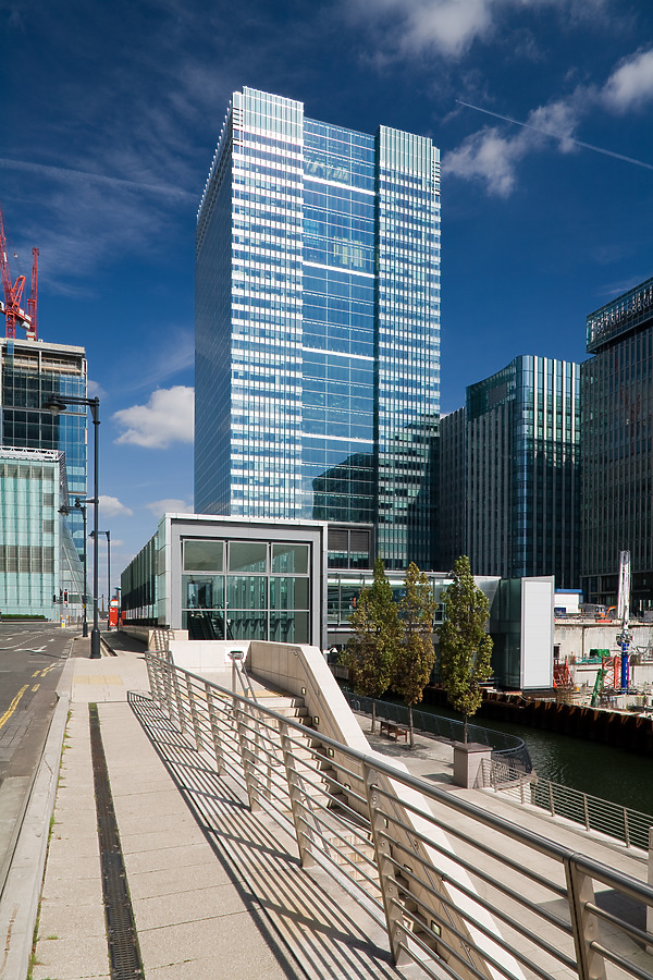 One Churchill Place by Pavel Toczynski