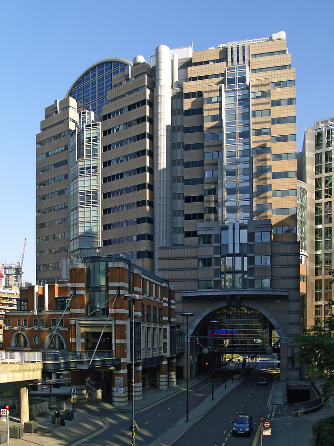125 London Wall by Cesar Serrano