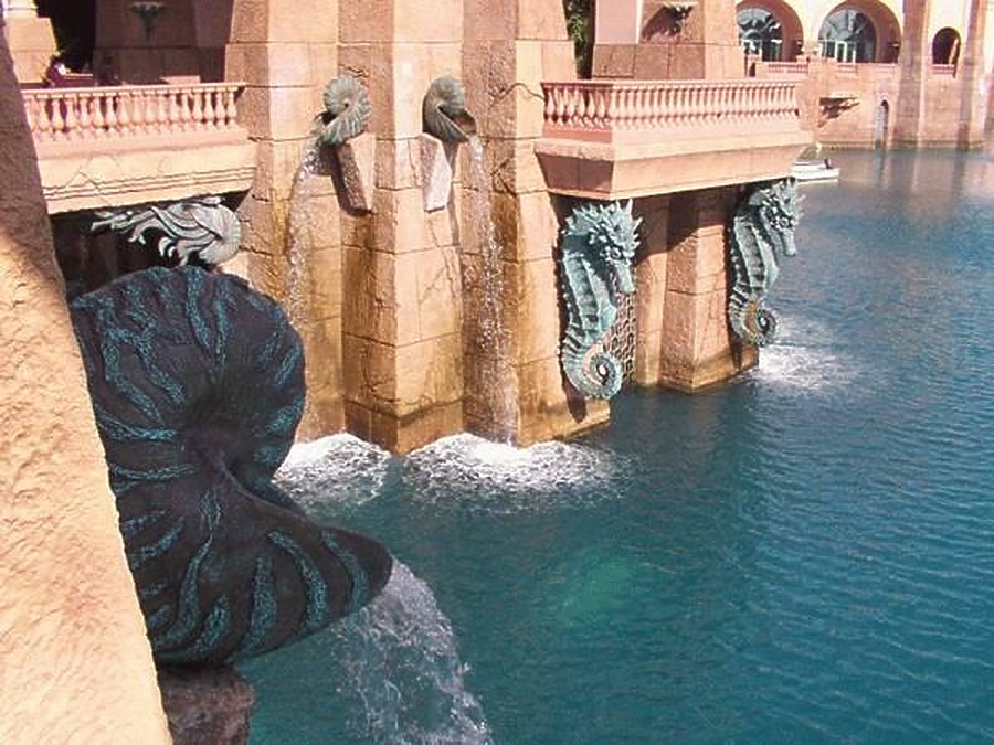 Atlantis Royal Tower East by Daniel Kieckhefer