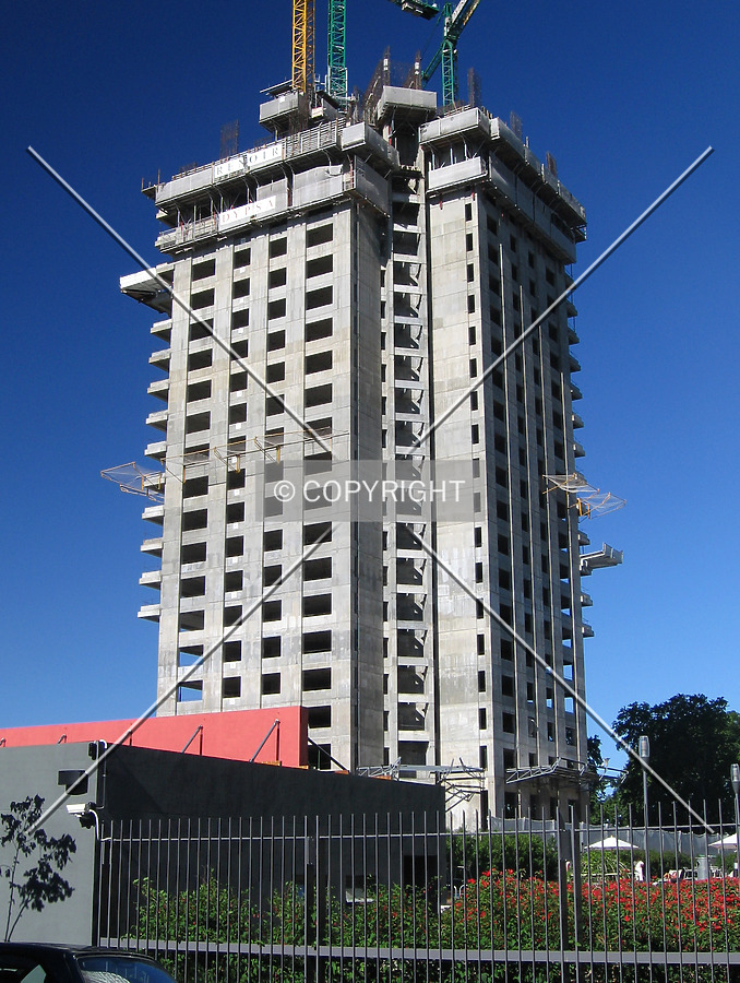 Torre Renoir 2 by Maximiliano Buono