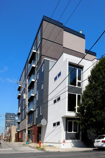L'Eau Condominiums