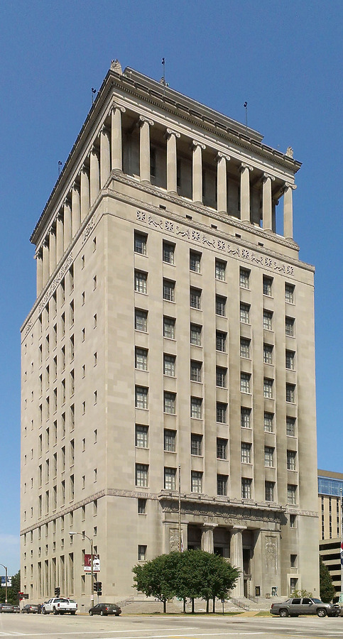 Civil Courts Building by Ryan Hildebrand