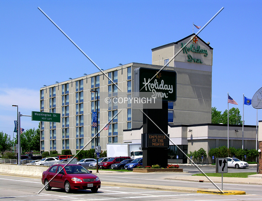 Hampton Inn Green Bay Downtown by Chris Patriarca