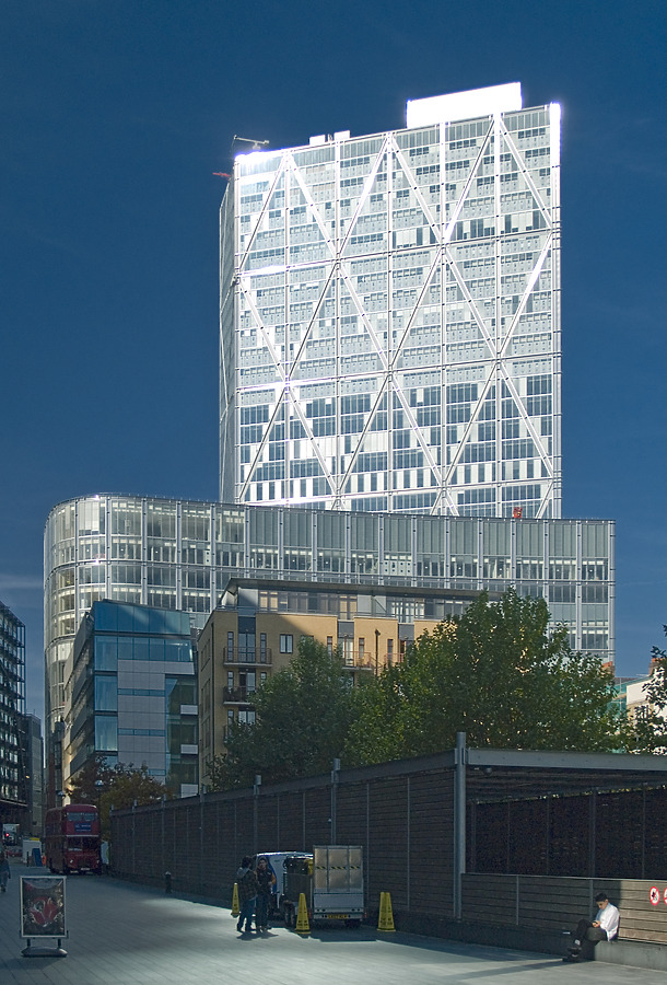 The Broadgate Tower by Cesar Serrano