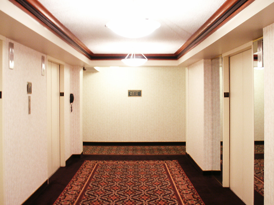 Doubletree Northshore by Daniel Kieckhefer