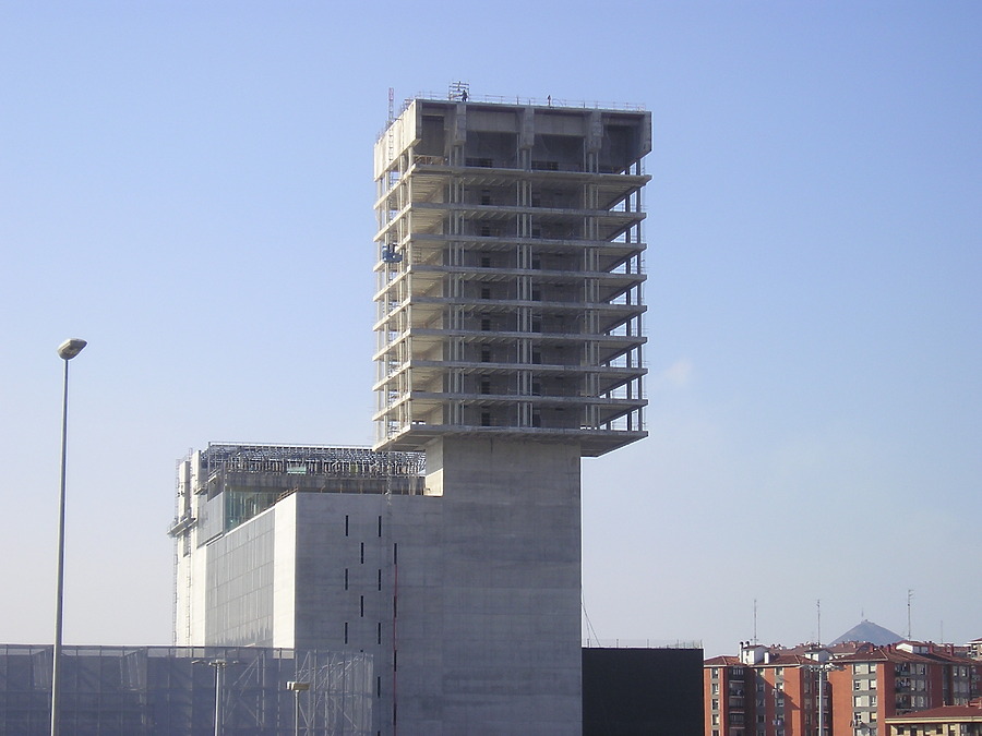 Torre BEC by Mikel Allende