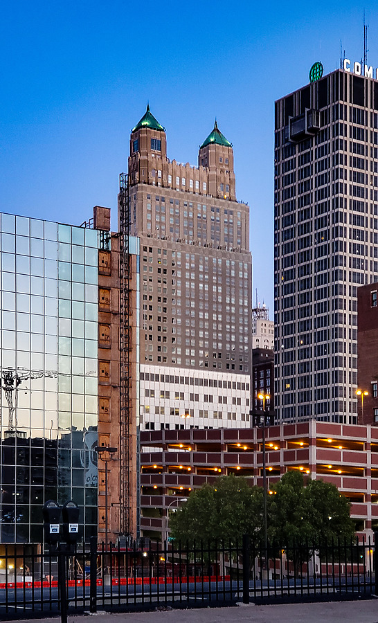 909 Walnut Street by Ryan Hildebrand