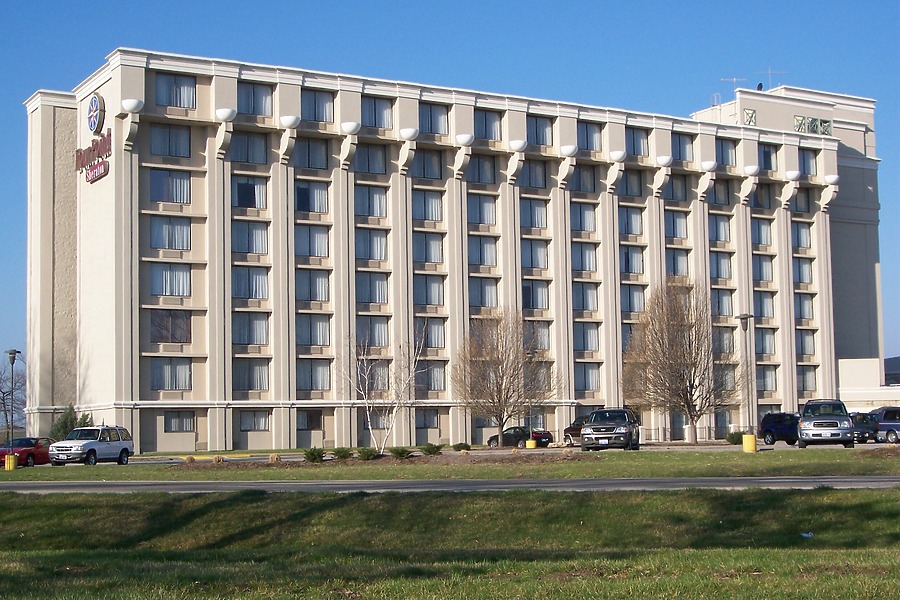 Holiday Inn - Airport West / Earth City by Ryan Hildebrand