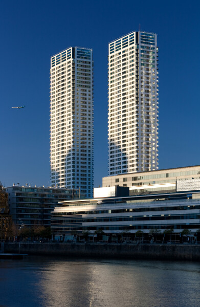 Torres del Yacht I