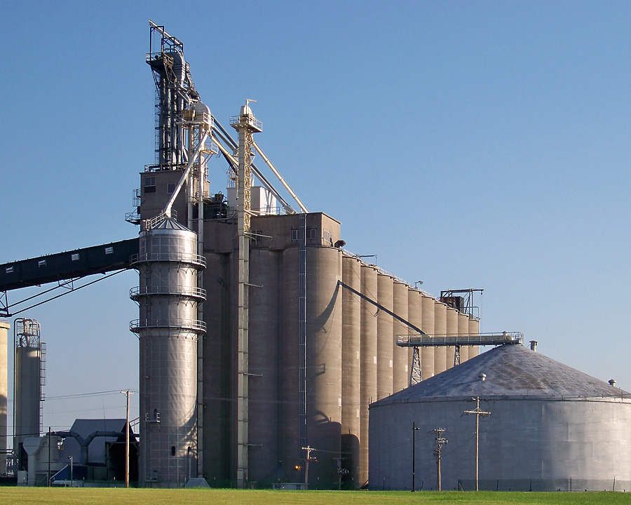 Cargill Grain Elevator - East Building by Ryan Hildebrand