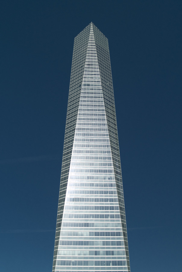 Torre de Cristal by Cesar Serrano