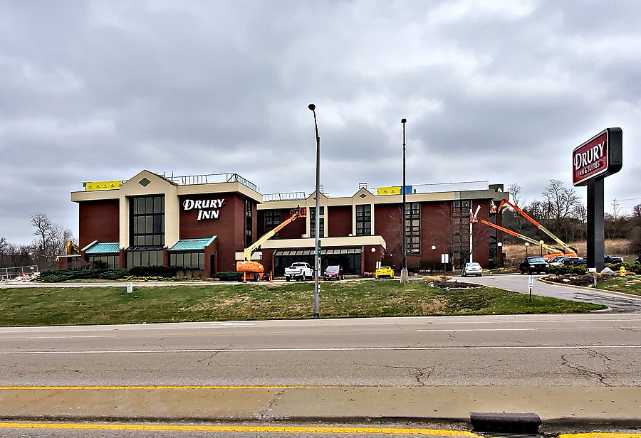 Drury Inn Collinsville by Ryan Hildebrand