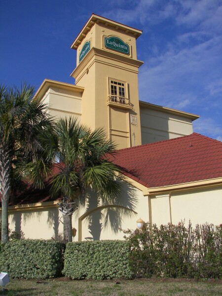 La Quinta Inn & Suites