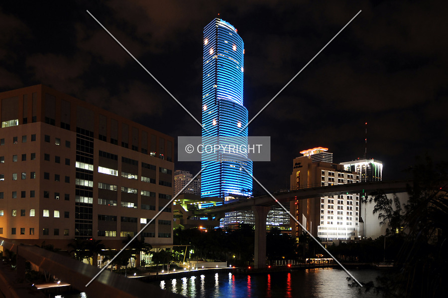 Miami Tower by Jorge Molina