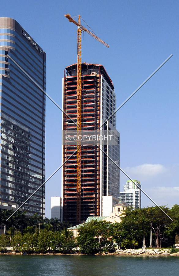 Brickell World Plaza by Jorge Molina