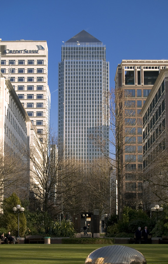 One Canada Square by Cesar Serrano