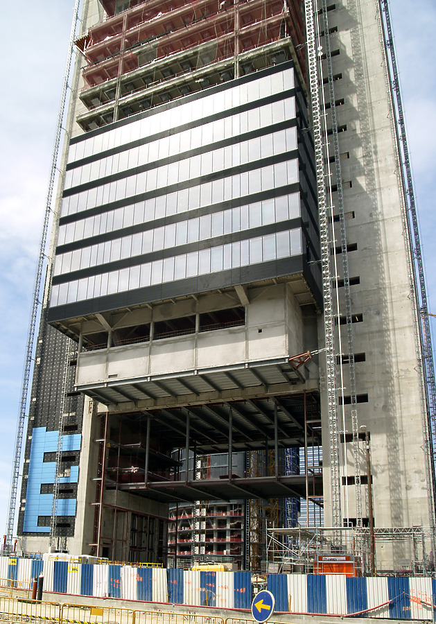 Torre Caja Madrid by Cesar Serrano