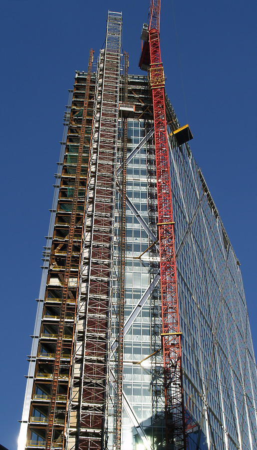 The Broadgate Tower by Cesar Serrano