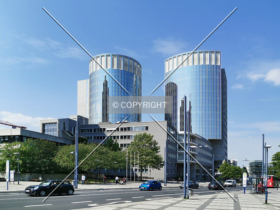 Haus der Wirtschaft - Turm 1 by Nephilim