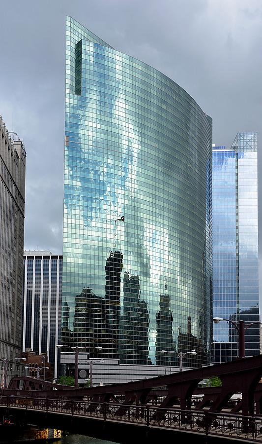 333 Wacker Drive by John W. Cahill