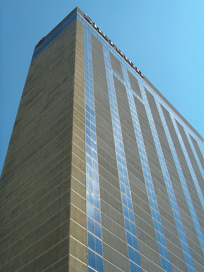 Sheraton New Orleans by Rodney Gunn
