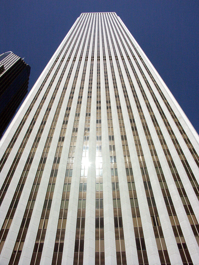 Aon Center by Marshall Gerometta