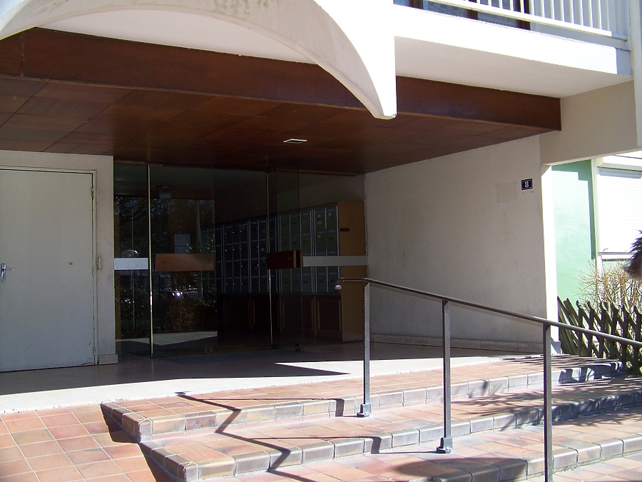 8 Square des Caléïdes by Florian Barbier