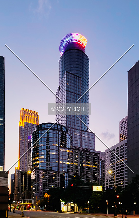 Capella Tower by Ryan Hildebrand