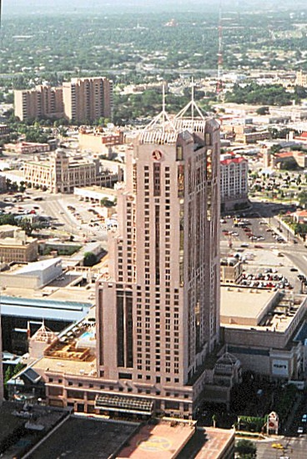 Marriott Rivercenter by Kevin Lehnhardt