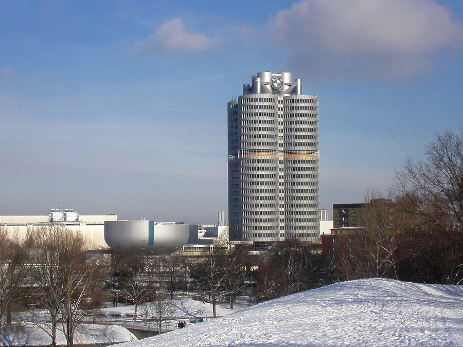 BMW Building by Cesar Serrano