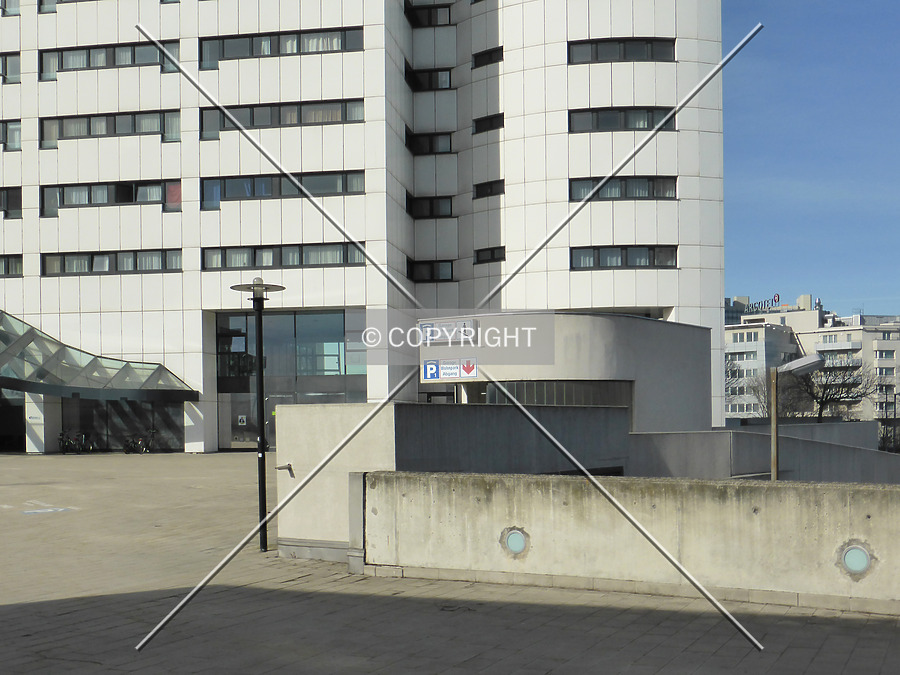 Hochhaus Neue Donau by Nephilim