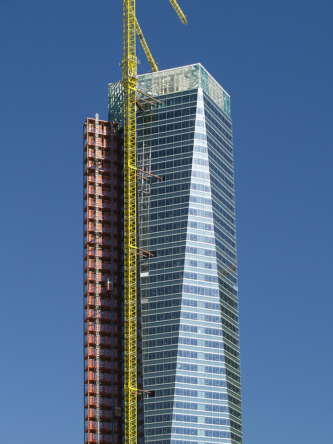 Torre de Cristal by Cesar Serrano