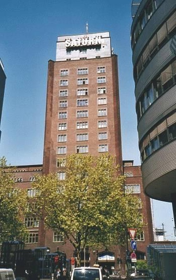 Hansa-Hochhaus by Michiel van Dijk