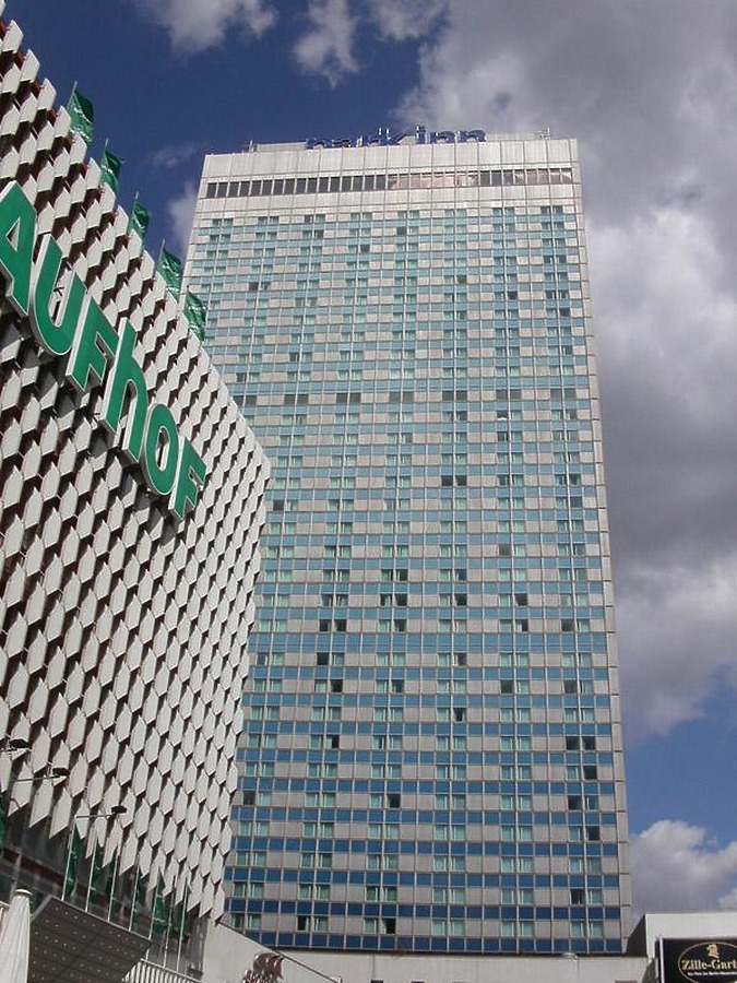 Park Inn Berlin Alexanderplatz by Cesar Serrano