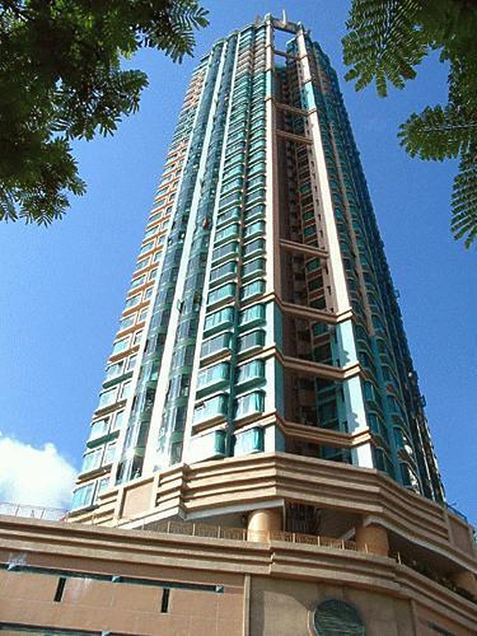 Bayshore Apartments by Rogan Coles