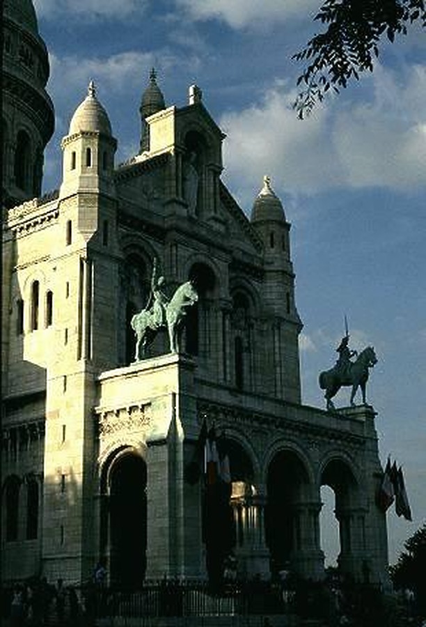 Basilique du Sacré-Cœur by John Cahill