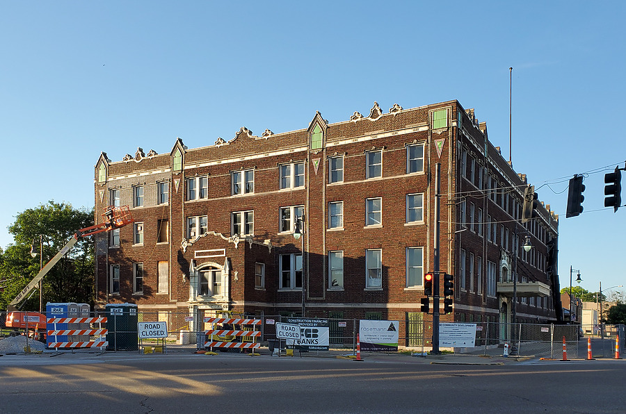 Edison Avenue Apartments by Ryan Hildebrand