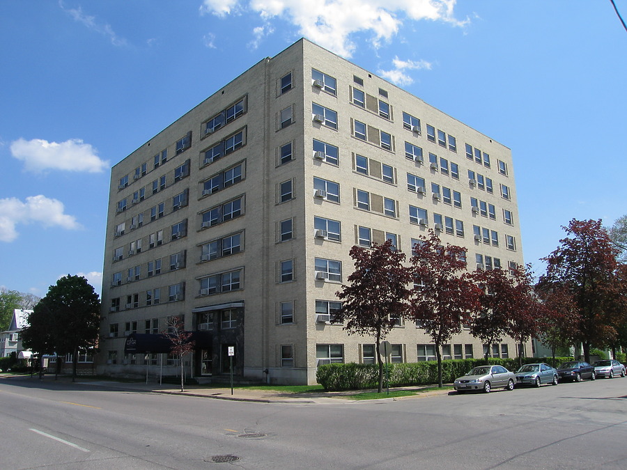 Elliott Arms by Rick Bronson