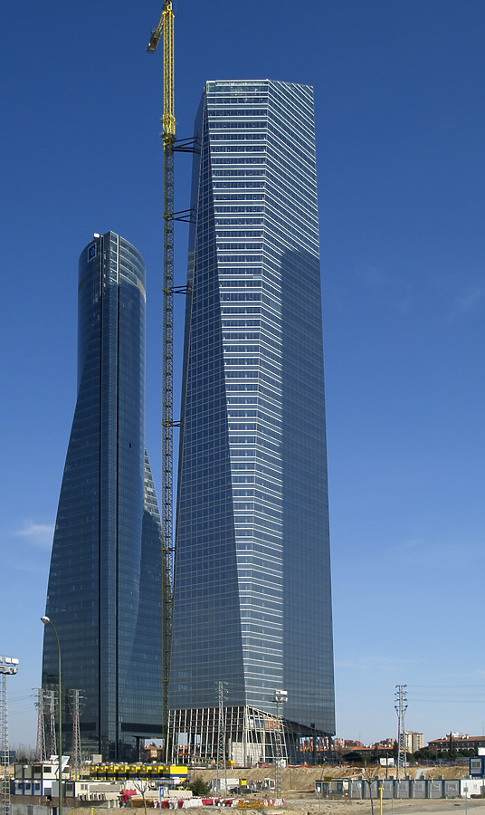 Torre de Cristal by Cesar Serrano