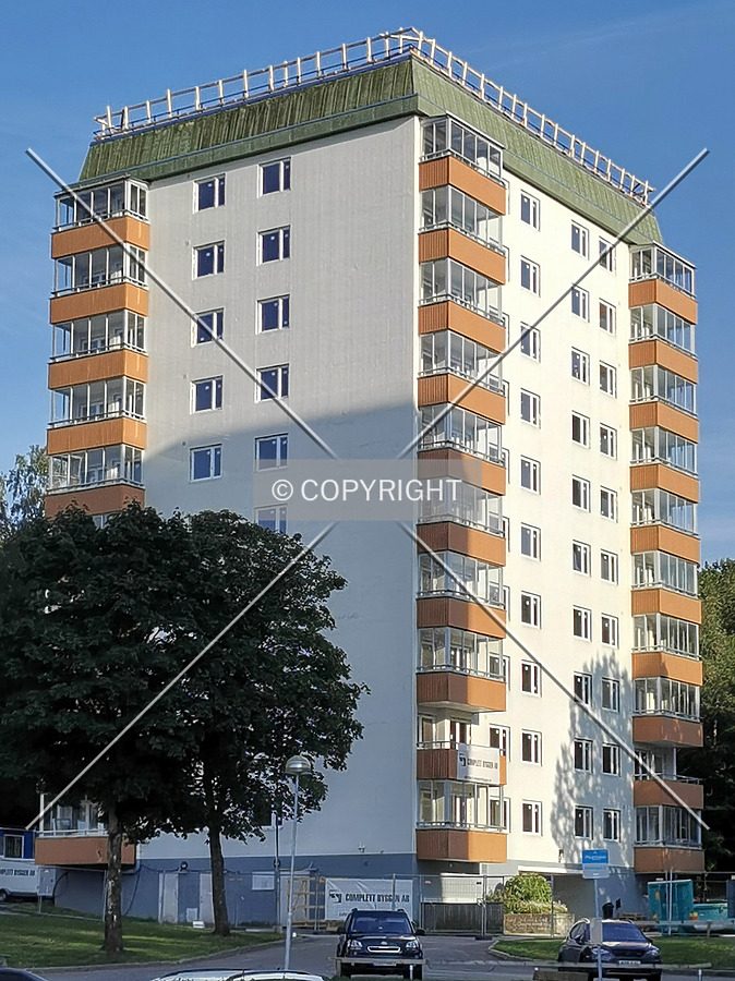 Cyklonvägen 9 by Robin Spetz