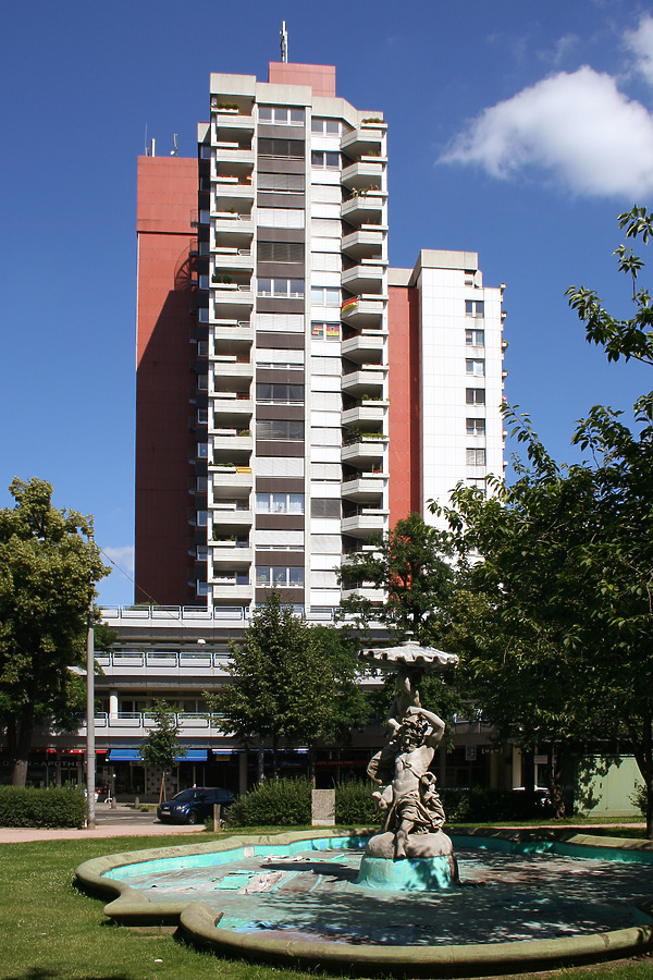 Straße der Republik 17-19 by Daniel Kieckhefer