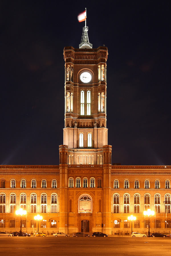 Rotes Rathaus by Michiel van Dijk